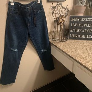 STS BLUE ALICIA MOM JEANS SIZE 30 inseam 25